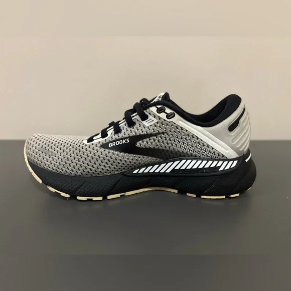 Brooks Womens Adrenaline GTS 22 Gray and Black Running Shoes, Size:8 - Picture 8 of 14